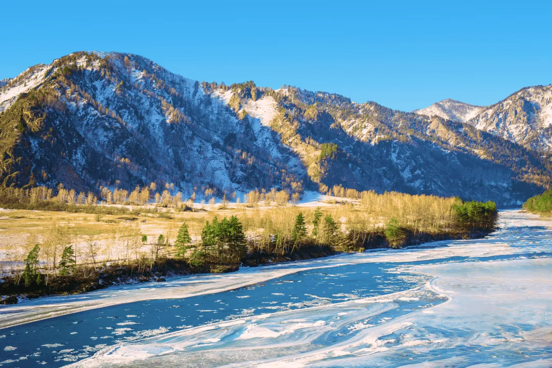 Река Катунь зимой