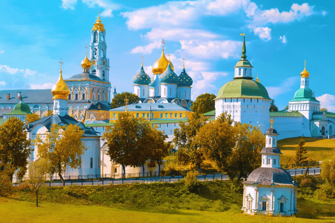 Что посмотреть в Твери: от великолепной архитектуры речного вокзала до памятника Михаилу Кругу 