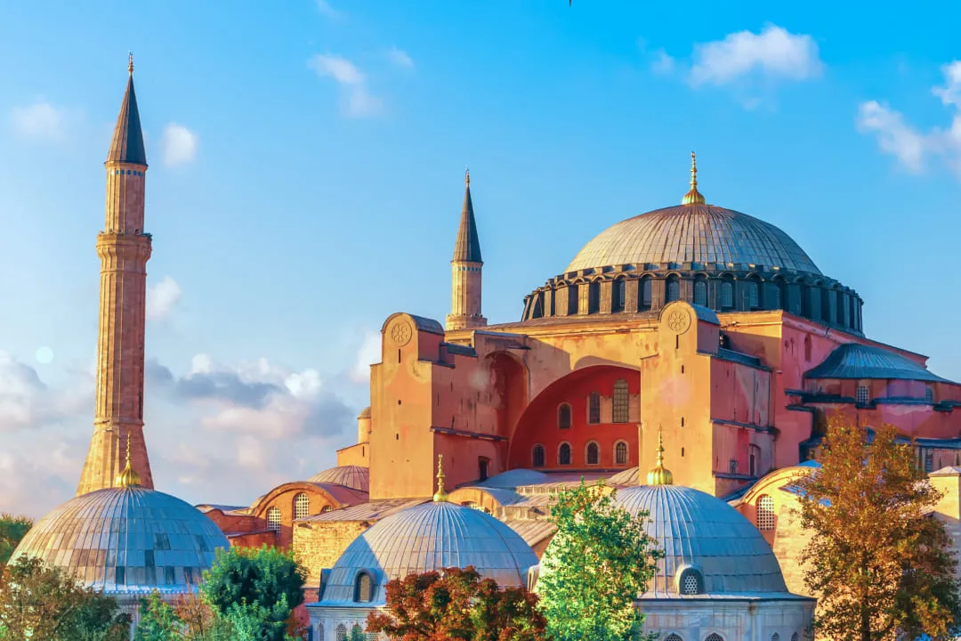 Здание с круглым куполом