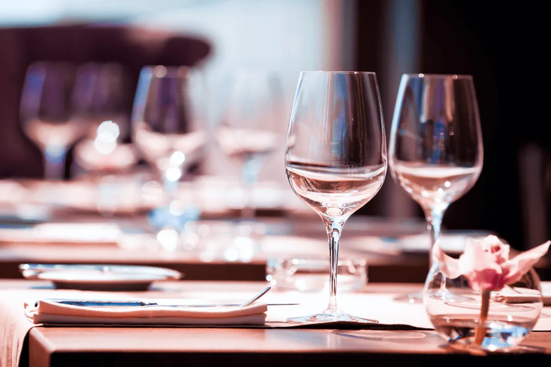 Бокалы в ресторане