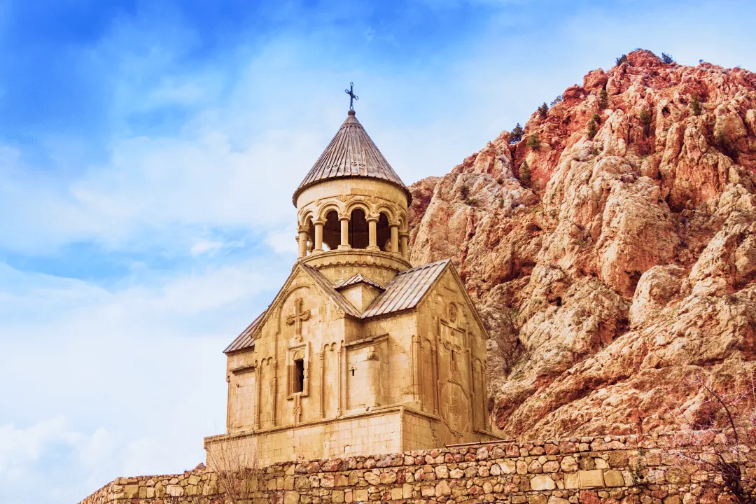 Храм в горе 