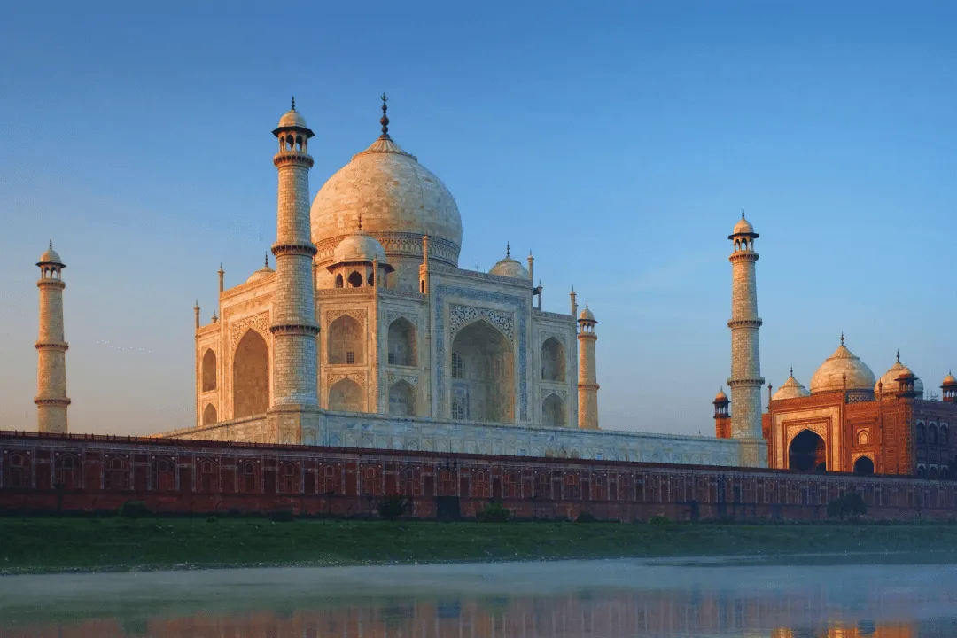 Тадж-Махал на рассвете