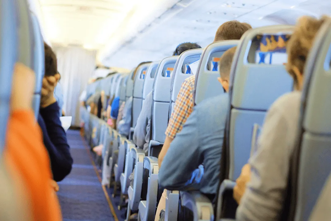 Люди в самолете