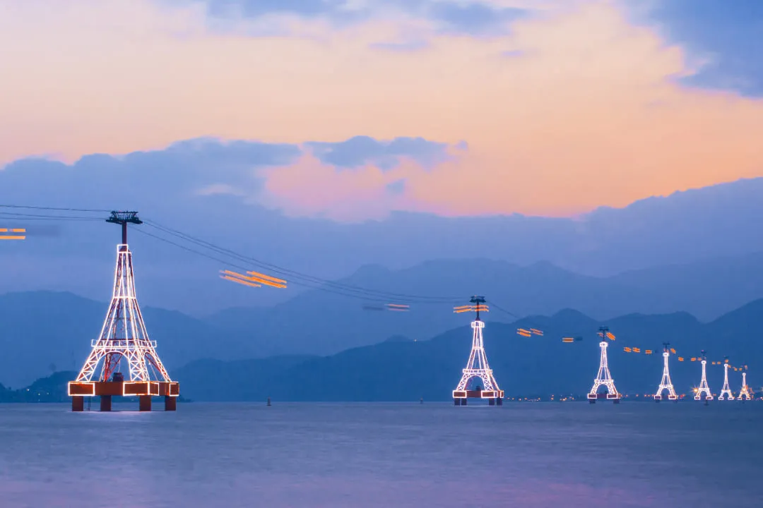 Канатная дорога через море