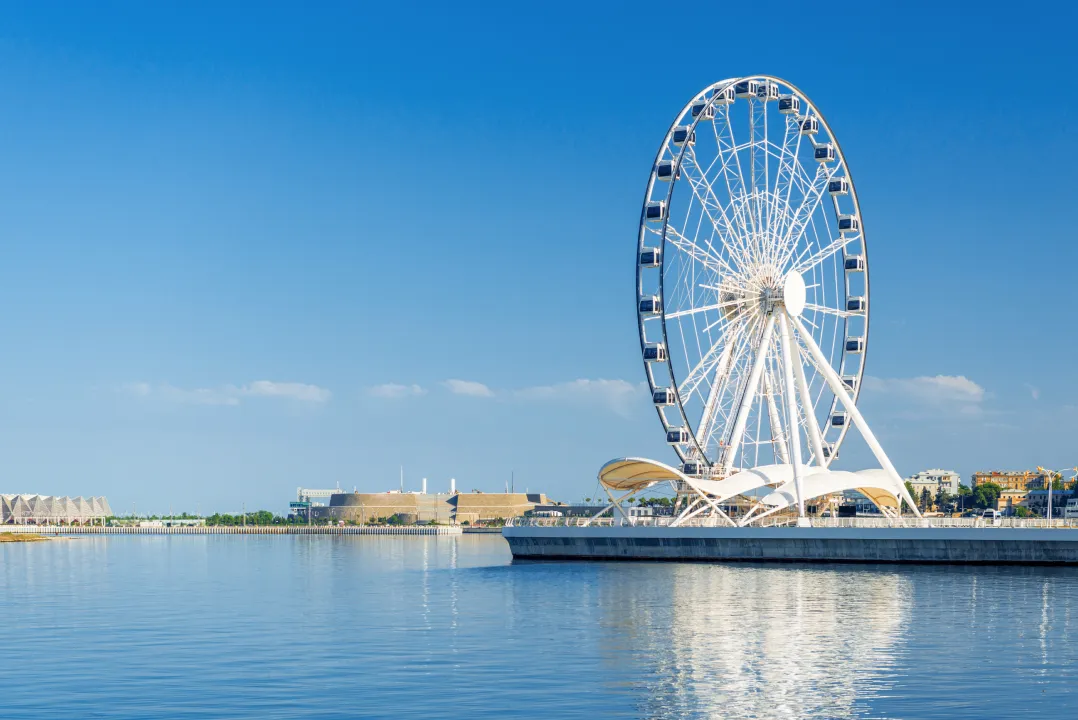 Колесо обозрения на набережной