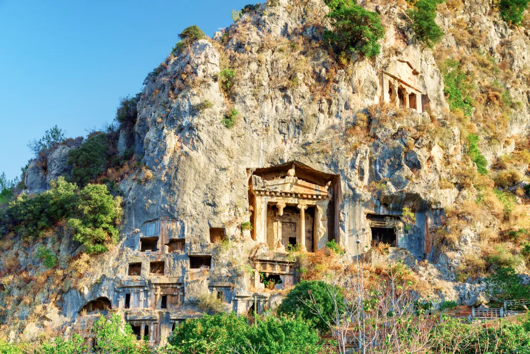 Город в скале