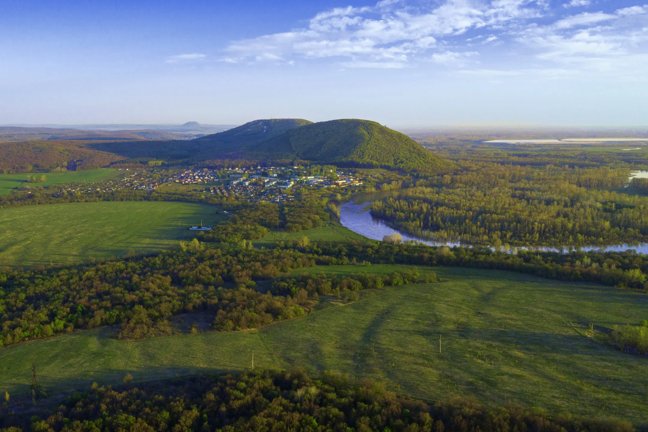 Город на берегу реки