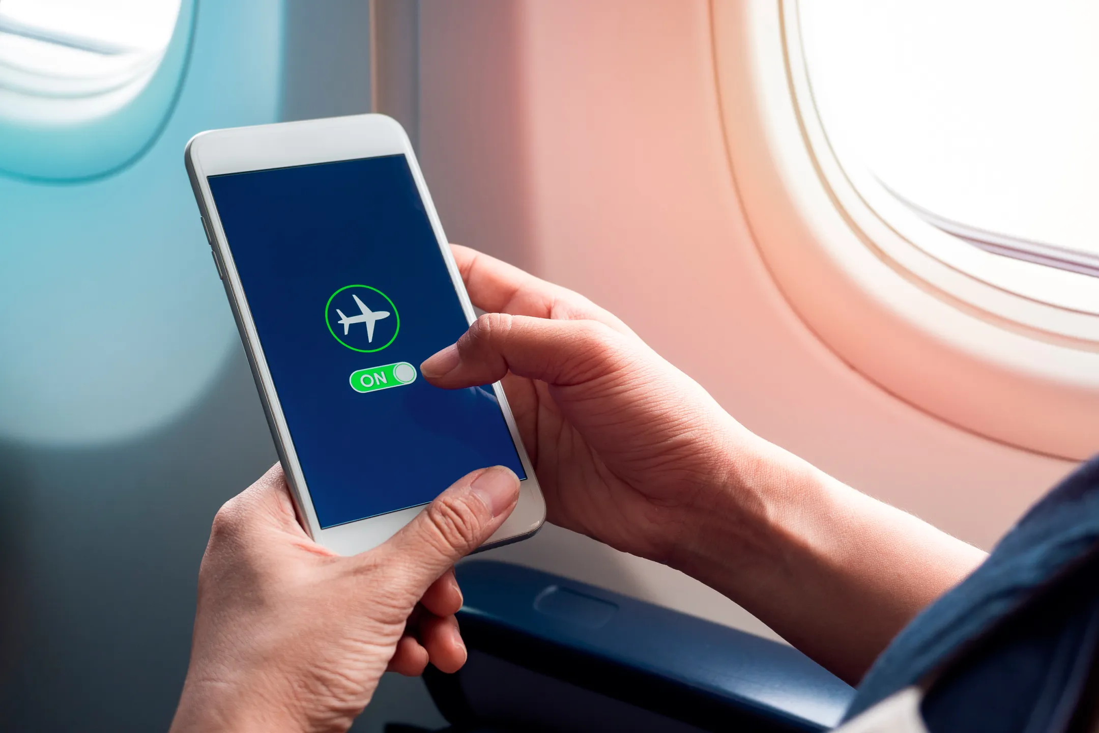 Зачем включать режим полета в самолете