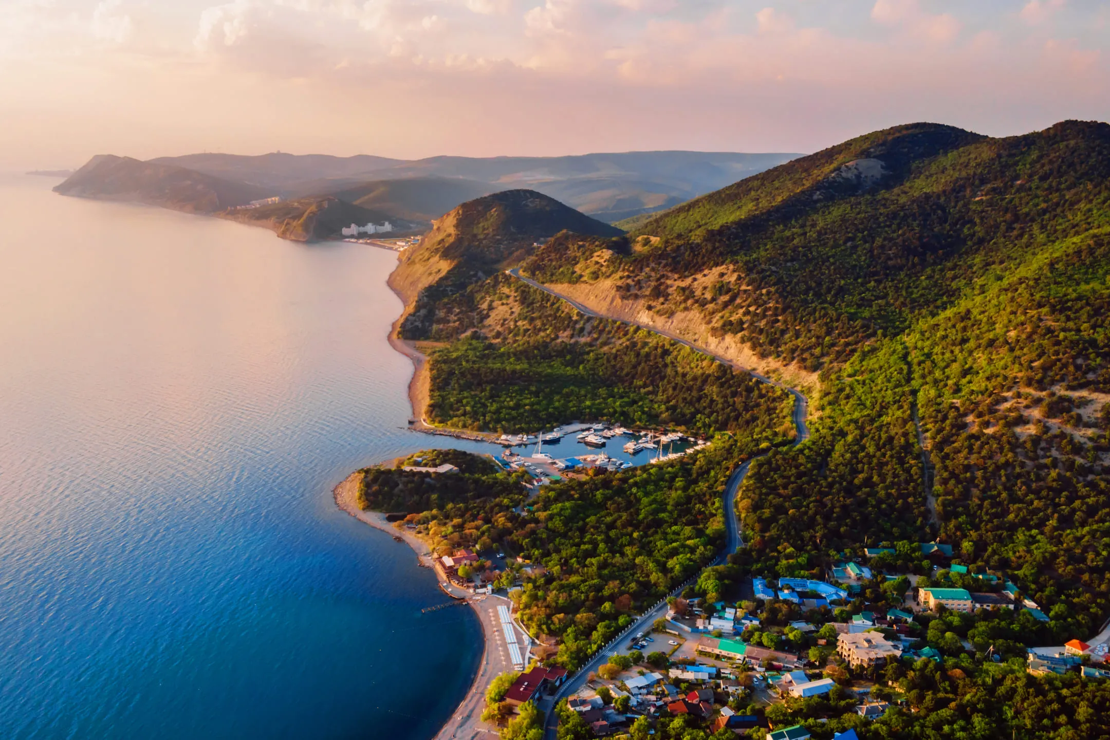 Город на берегу моря