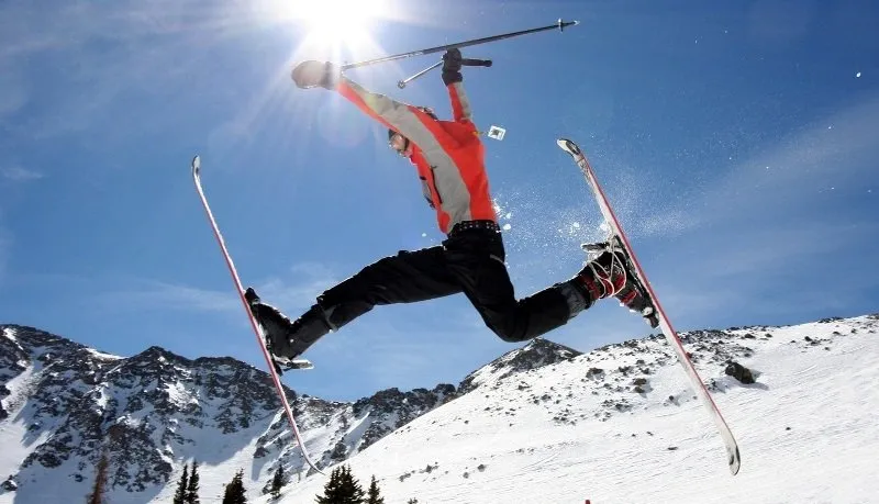 как провезти лыжи в самолете