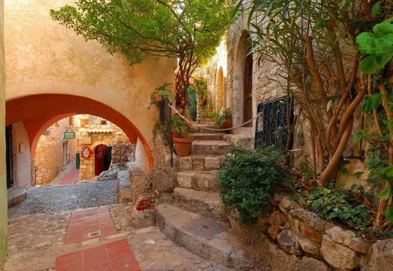 Эз, Франция