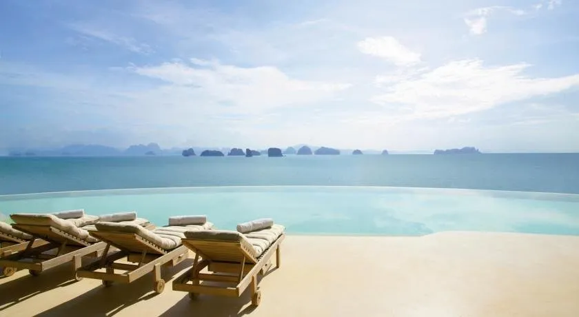бескрайний инфинити бассейн отеля Six Senses Yao Noi