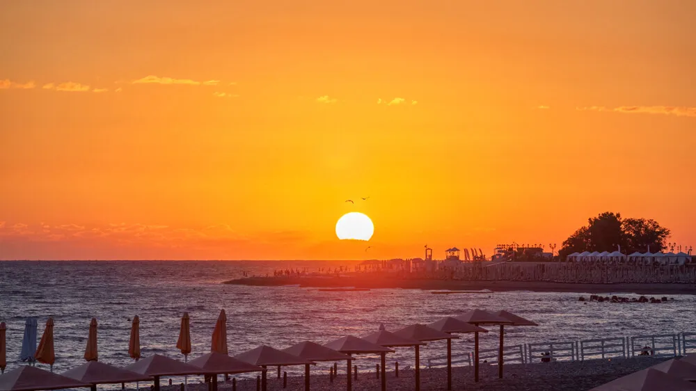 Пляжный отдых в Адлере