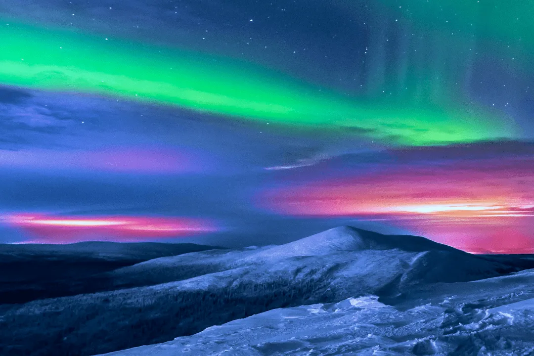 Северное сияние в горах