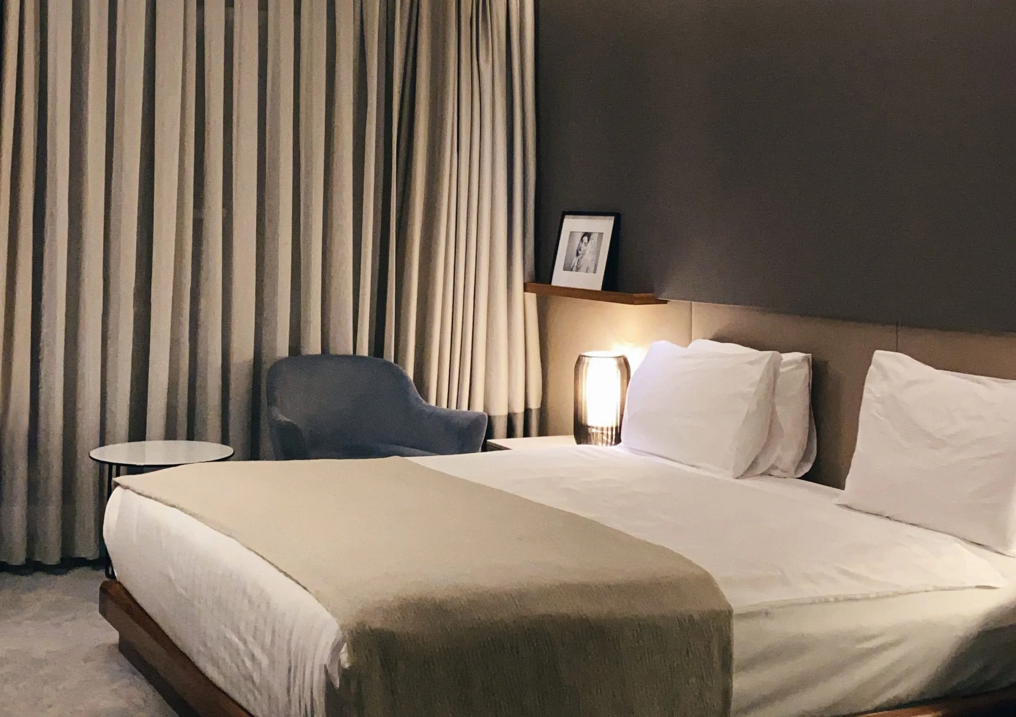 Кровать в отеле