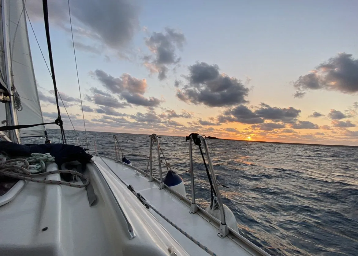Наблюдаемый с яхты закат