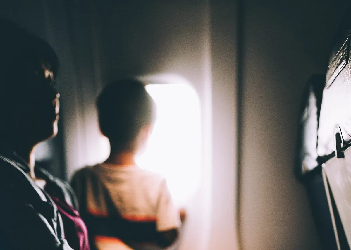 Ребенок в самолете